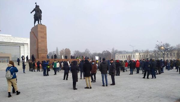 Митинг в защиту действующей Конституции в Бишкеке - Sputnik Кыргызстан