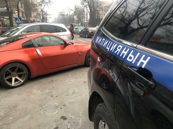 Дрифт спорткара у Дома правительства КР — видео. Водитель получил два штрафа - Sputnik Кыргызстан
