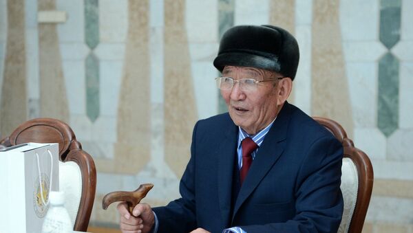 Один из авторов гимна Кыргызской Республики Шабданбек Кулуев. Архивное фото - Sputnik Кыргызстан