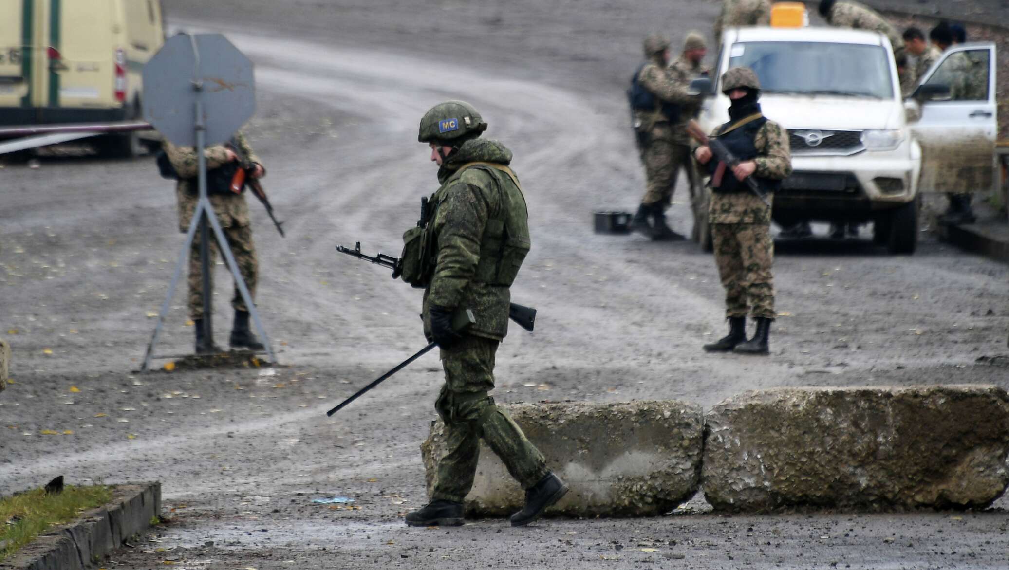 Начало боевых действий. Блокпост миротворцев в Нагорном Карабахе. Нагорный Карабах миротворцы российские блокпост. Российские миротворцы в Нагорном Карабахе 2020.