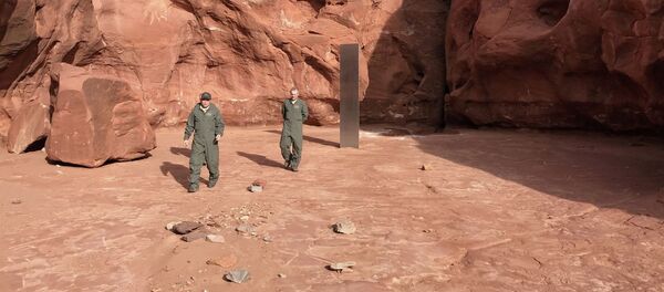 Обнаружение таинственного металлического столба в американском штате Юта - Sputnik Кыргызстан