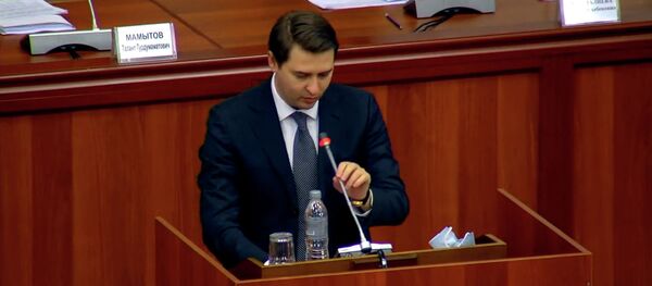 И. о. премьера Новиков выступил перед депутатами на кыргызском языке. Видео И. о. премьера Новиков выступил перед депутатами на кыргызском языке. Видео - Sputnik Кыргызстан