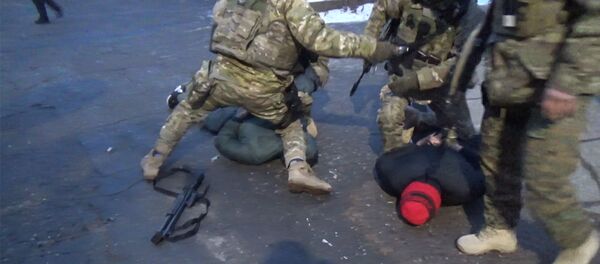 Опубликовано видео задержания двух членов ОПГ в Бишкеке Опубликовано видео задержания двух членов ОПГ в Бишкеке - Sputnik Кыргызстан