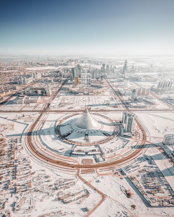 Снимок Winter in the city of Nur-Sultan российского фотографа Andrei Pugach, ставший финалистом конкурса Agora's #BestPhotoOf2020 Award - Sputnik Кыргызстан