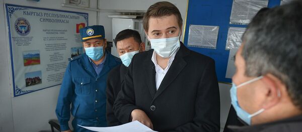 И.о премьер-министра Артем Новико посетил контрольно-пропускной пункт Чалдовар - Sputnik Кыргызстан