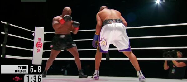 Бөрү карыса да бир койлук алы бар! Тайсон менен Жонстун беттешинин толук видеосу - Sputnik Кыргызстан