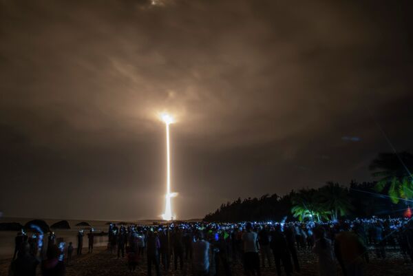 Кытайлыктардын Чанчжэн-5 ракетасы Чанъэ-5 ай зонду менен  Хайнань аралындагы Вэньчан космодромунан старт алды - Sputnik Кыргызстан
