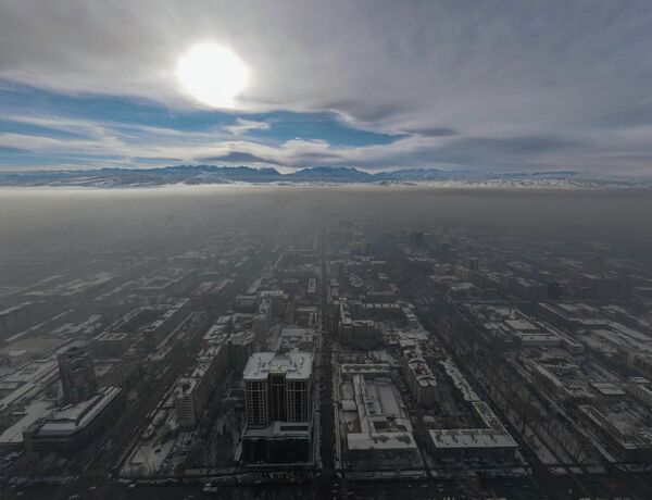 Фотофакт: өпкө илдетин чакырган Бишкектин кир абасы Фотофакт: өпкө илдетин чакырган Бишкектин кир абасы - Sputnik Кыргызстан