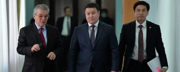 И.о. президента КР, торага Жогорку Кенеша Талант Мамытов после сессии Совета коллективной безопасности ОДКБ в формате видеоконференции, проходящей под председательством РФ. 02 декабря 2020 года - Sputnik Кыргызстан