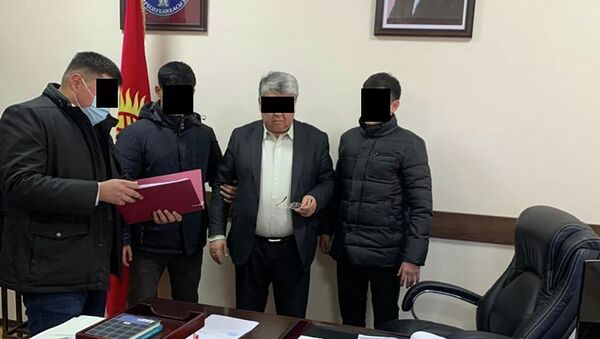 Задержание директора государственного учреждения Кадастр Абдумуктара Маматова по подозрению в систематических поборах с подчиненных  - Sputnik Кыргызстан