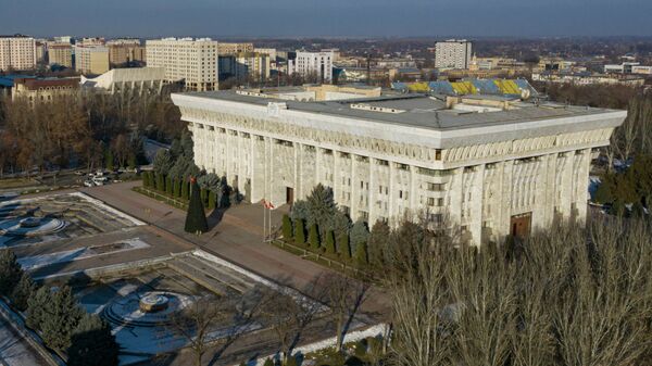 Здание Жогорку Кенеша В Бишкеке. Архивное фото  - Sputnik Кыргызстан