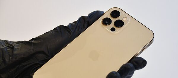 Новый iPhone 12 Pro. Архивное фото - Sputnik Кыргызстан