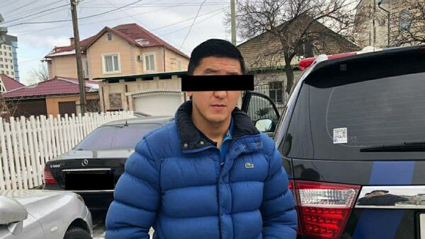 Задержание мужчины, который демонстрировал пистолет в прямом эфире Instagram в Бишкеке - Sputnik Кыргызстан