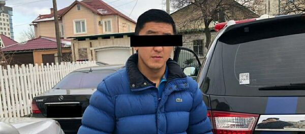 Задержание мужчины, который демонстрировал пистолет в прямом эфире Instagram в Бишкеке - Sputnik Кыргызстан