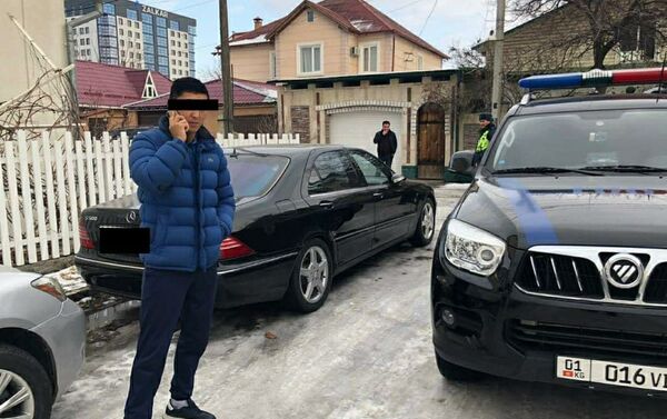 В Бишкеке задержан мужчина, который демонстрировал пистолет в прямом эфире Instagram - Sputnik Кыргызстан