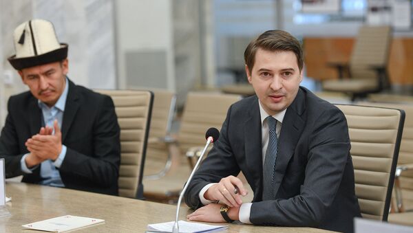 И.о. премьер-министра Артем Новиков встретился с ведущими манасчи - Sputnik Кыргызстан