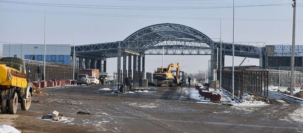 Контрольно-пропускной пункт Ак-Жол – Автодорожный на кыргызско-казахстанском участке государственной границы - Sputnik Кыргызстан