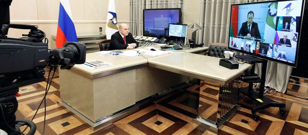 Председатель правительства РФ Михаил Мишустин принимает участие в режиме видеоконференции в в заседании Евразийского межправительственного совета стран Евразийского экономического союза (ЕАЭС). Председатель правительства РФ Михаил Мишустин принимает участие в режиме видеоконференции в в заседании Евразийского межправительственного совета стран Евразийского экономического союза (ЕАЭС). - Sputnik Кыргызстан