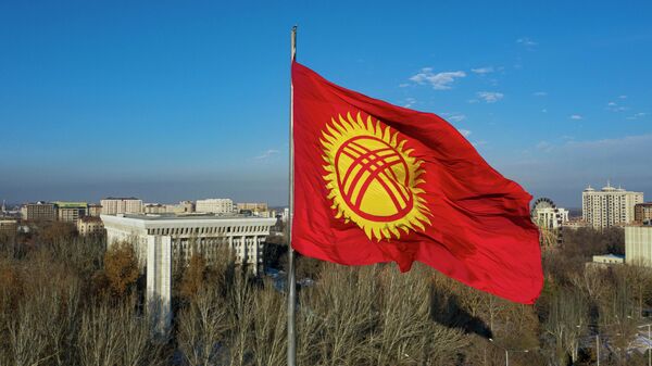 Флагшток на центральной площади Ала-Тоо в Бишкеке. Архивное фото - Sputnik Кыргызстан