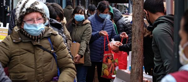 Пункт бесплатной раздачи еды. Архивное фото - Sputnik Кыргызстан