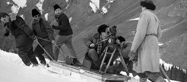 Мелис Убукеевдин дипломдук иши болгон. Тайгак кечүүдөгү ирмемдер - Sputnik Кыргызстан