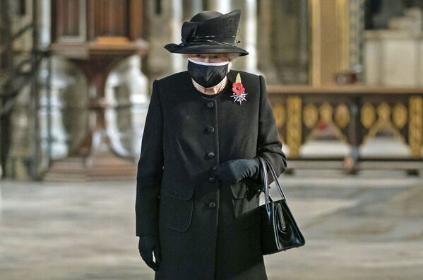 Королева Великобритании Елизавета II на церемонии в Вестминстерском аббатстве - Sputnik Кыргызстан