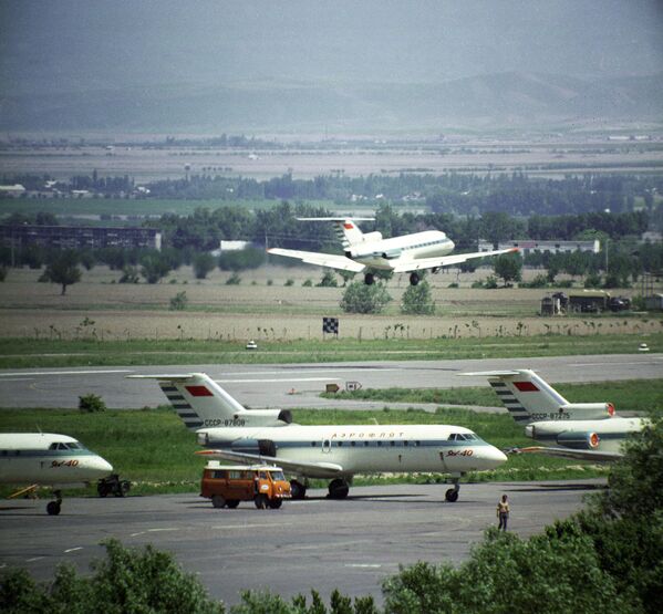 Ош шаарындагы эл аралык аэропорт, 1974-жыл - Sputnik Кыргызстан