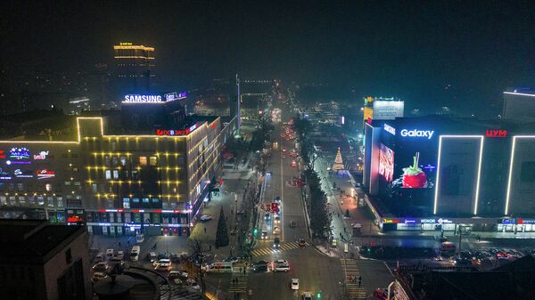 Ночной Бишкек с высоты птичьего полета — красивое видео - Sputnik Кыргызстан