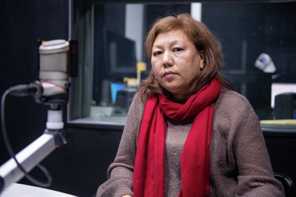 Почему молчат жертвы семейного насилия — тема дня - Sputnik Кыргызстан