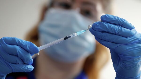 Испытание вакцины Pfizer BioNTech в Лондоне - Sputnik Кыргызстан