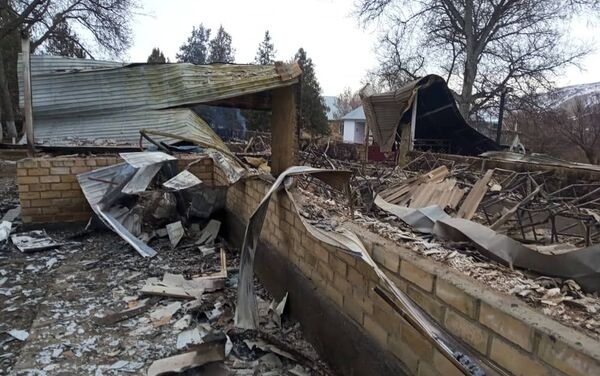 Пресс-служба МЧС опубликовало фотографии сгоревшего детского сада в селе Саны Аксыйского района Джалал-Абадской области - Sputnik Кыргызстан