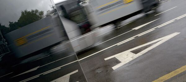 Коомдук транспорт үчүн жол тилкеси. Архив - Sputnik Кыргызстан