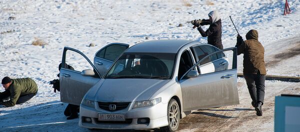 Военнослужащие на комплексных командно-штабных учений отрабатывают нападение террористов в учебном центре Ала-Тоо - Sputnik Кыргызстан