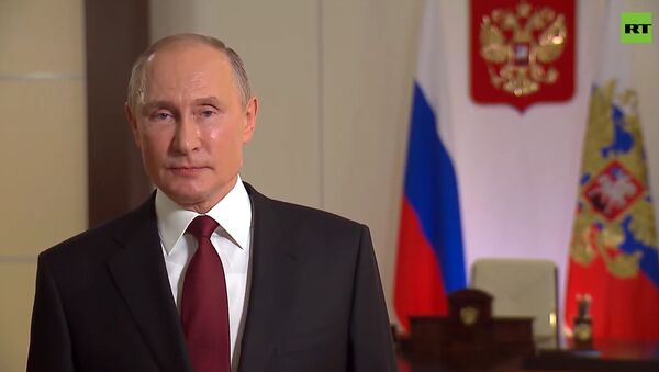 Голос, который уважают — Путин поздравил RT с 15-летием. Видео - Sputnik Кыргызстан