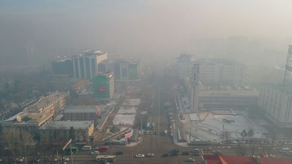 Бишкек во время густого смога. Архивное фото - Sputnik Кыргызстан