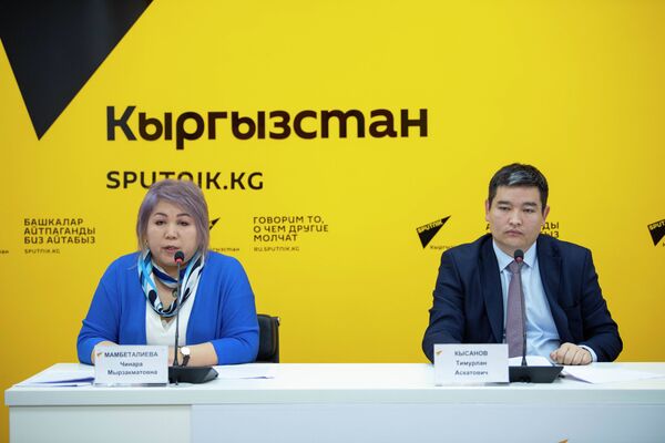 Чиновники Минздрава выступили в рамках брифинга Как в КР хотят контролировать цены на лекарства и не допустить их дефицита в мультимедийном пресс-центре Sputnik Кыргызстан - Sputnik Кыргызстан