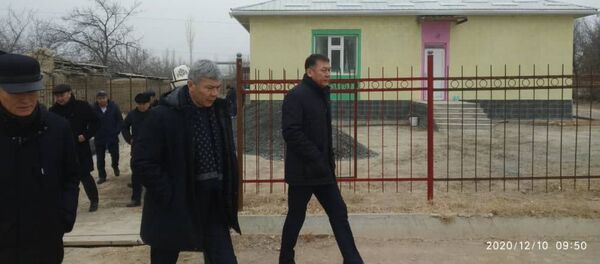 Вице-премьер Максат Мамытканов Баткен облусуна барып, өзгөчө макамы бар чек ара аймактарындагы иштер менен таанышты - Sputnik Кыргызстан