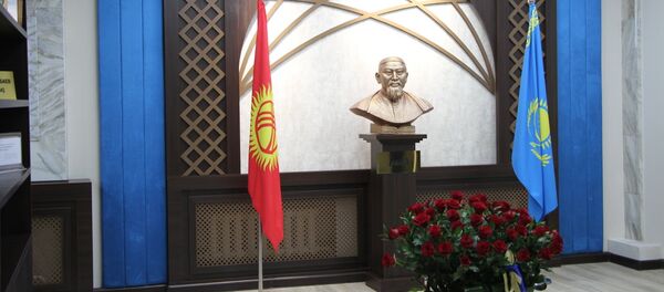 Алыкул Осмонов атындагы Улуттук китепканада Абай атындагы кыргыз-казак маданий борборунун ачылышы Алыкул Осмонов атындагы Улуттук китепканада Абай атындагы кыргыз-казак маданий борборунун ачылышы - Sputnik Кыргызстан