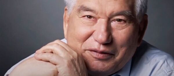 Спасатели МЧС читают произведения Айтматова. Видео - Sputnik Кыргызстан