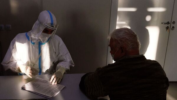 Работа временного госпиталя для больных коронавирусом в Ленэкспо - Sputnik Кыргызстан