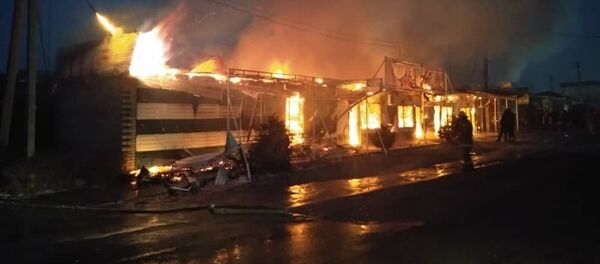 Пожар возле рынка в Кара-Балте  - Sputnik Кыргызстан