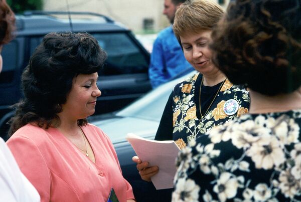 Талант Мамытовдун жубайы — акушер. КМШдагы жаңы президенттердин жубайлары - Sputnik Кыргызстан