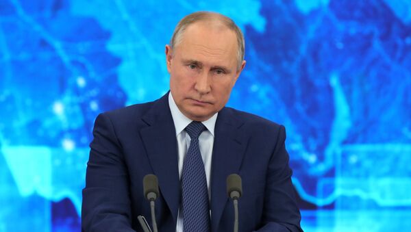 Президент РФ Владимир Путин на большой ежегодной пресс-конференции в режиме видеоконференции. - Sputnik Кыргызстан