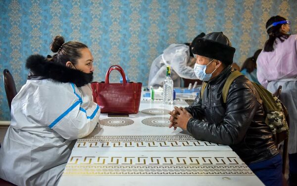 Консультации также провел Бишкекский центр трудоустройства и занятости - Sputnik Кыргызстан
