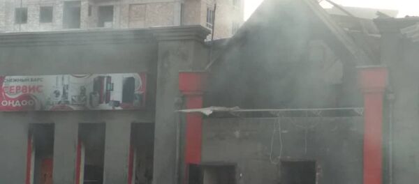 Бишкекте тиричилик техникалары боюнча кызмат көрсөткөн борбордон чыккан өрт чектөөгө алынды - Sputnik Кыргызстан