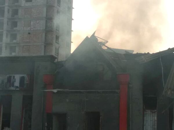 Пожар на юге Бишкека локализован — фото здания - Sputnik Кыргызстан