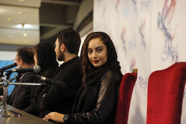 Иранская актриса Тарлан Парванех на кинофестивале Fajr  - Sputnik Кыргызстан