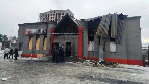 Последствия взрыва и пожара оружейном магазине в Бишкеке - Sputnik Кыргызстан
