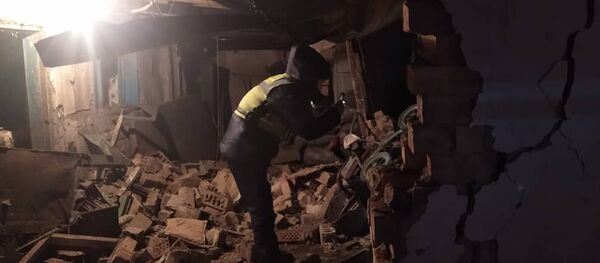 Бишкек шаарындагы аялдын өмүрүн алган кырсык үйгө газ менен орнотулган жылытуучу түтүкчөлөр жарылгандыгынан улам болгон - Sputnik Кыргызстан