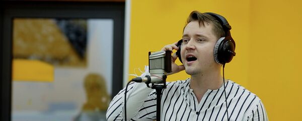 До мурашек! Как звучит хит Пугачевой на кыргызском языке — видео До мурашек! Как звучит хит Пугачевой на кыргызском языке — видео - Sputnik Кыргызстан